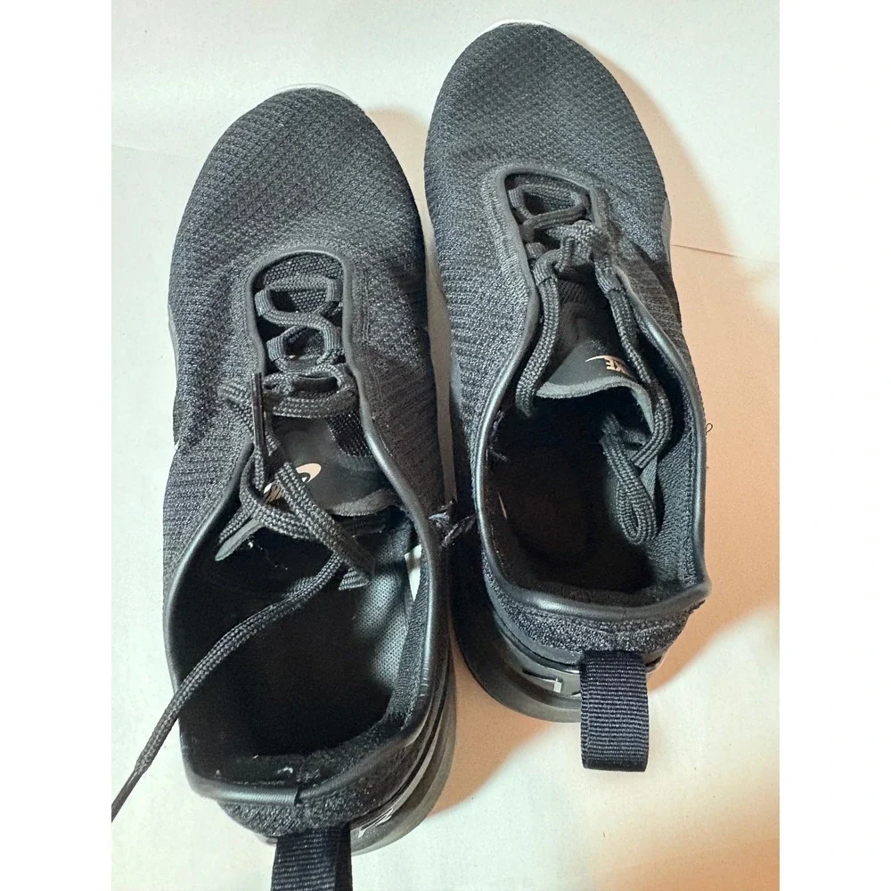 Nike Air‎ Max Training Shoes Sneakers Black White Athletic Comfort Walker